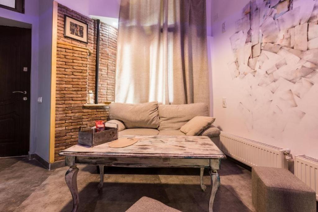 Aquarium Apartment